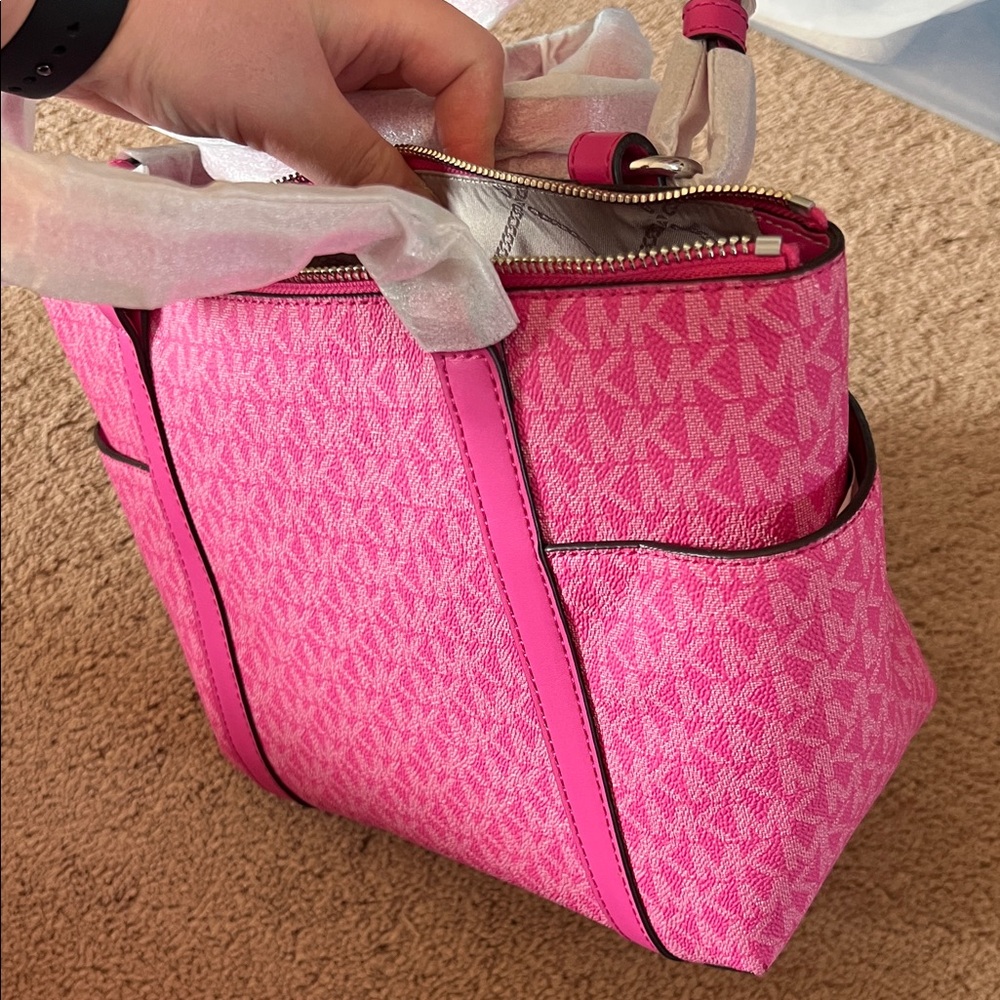 Michael Kors Sullivan Small Logo Top-Zip Tote Bag - Picture 9 of 10